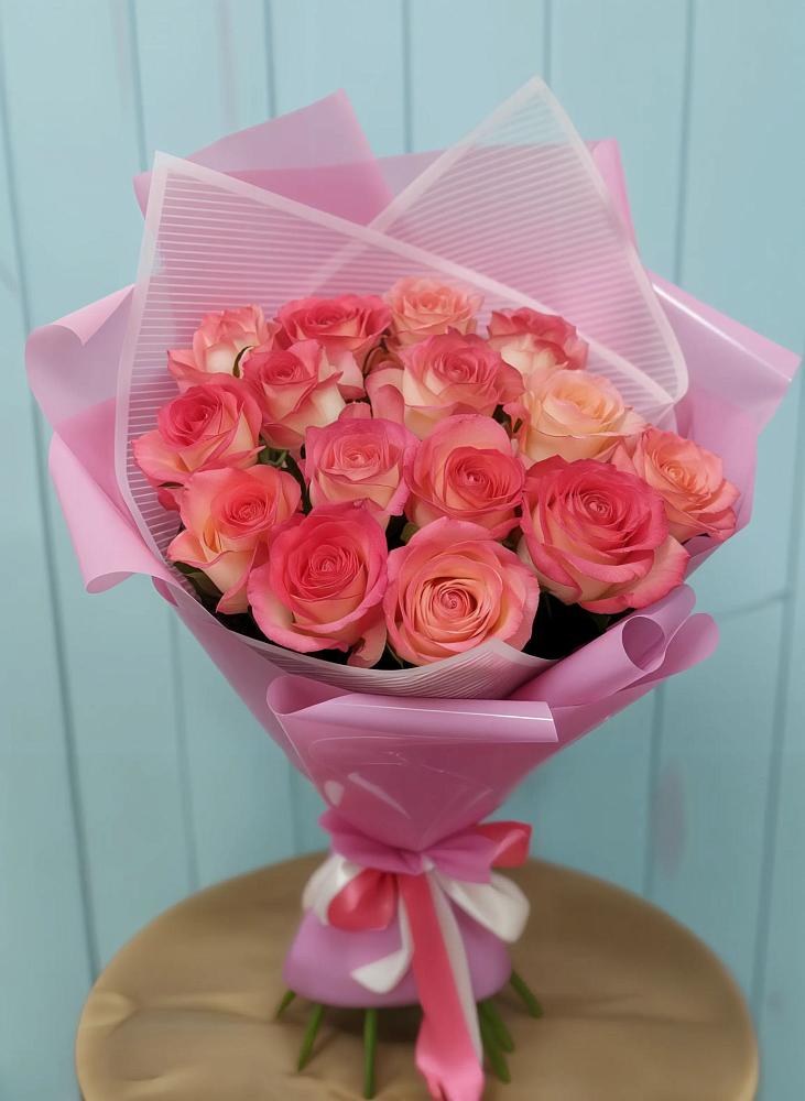 Букет 15 Розовых роз Равель в Новом-Уренгое