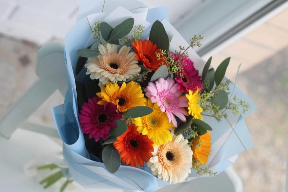 Букет мини герберы в Новом-Уренгое Букет цветов из: Герберы в Новом-Уренгое