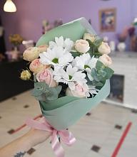 Букет милый в Новом-Уренгое Букет цветов из: Хризантемы и Розы в Новом-Уренгое