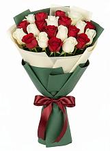 Микс из красных и белых роз в Новом-Уренгое Букет Микс из красных и белых роз в Новом-Уренгое