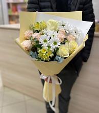 Букет цветов из:  Альстромерии, Розы и Хризантемы в Новом-Уренгое