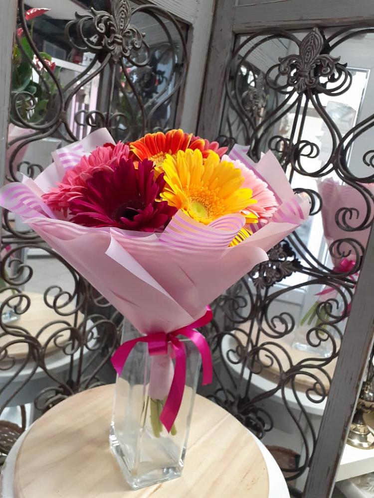 Букет радуга в Новом-Уренгое Букет цветов из: Герберы в Новом-Уренгое