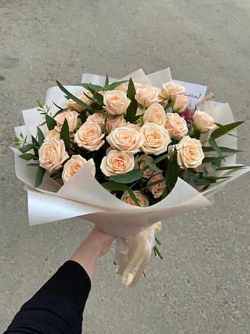 Букет Кремовые розы Латте в Новом-Уренгое