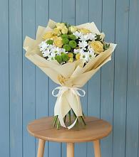 Букет Луч солнца в Новом-Уренгое Букет цветов из:  Хризантемы и Розы в Новом-Уренгое